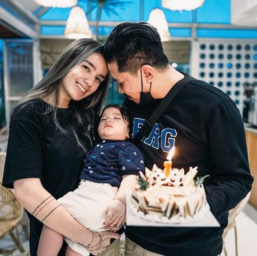 Genap 1 Tahun, Ini 6 Potret Ultah Baby Jerome Anak Bungsu Sheila Marcia