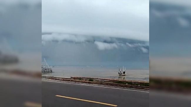 Fakta penampakan gulungan awan Arcus bak tsunami yang terjadi di Pamekasan, Madura.