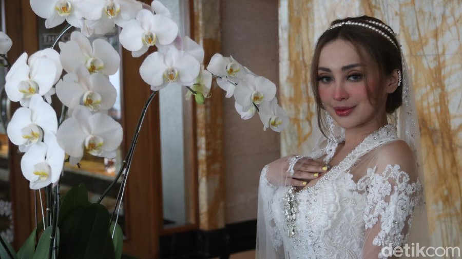 Cupi Cupita menikah dengan Bintang Hari Bagus pada Jumat (19/11/2021) di Trans Hotel, Bandung.