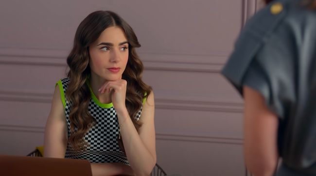 Serial Emily in Paris mulai menjalani proses syuting untuk musim keempat setelah Lily Collins mengunggah foto selfie.