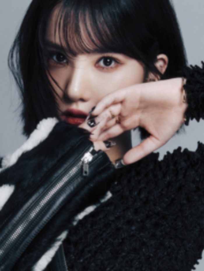 Eunha akan menjadi anggota tertua di VIVIZ. Idol K-Pop perempuan kelahiran 30 Mei 1997 ini akan menempati posisi lead vocal./ foto: Dazed Korea