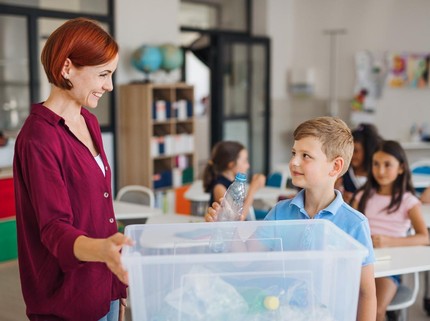 3 Tips Ajarkan Anak Peduli terhadap Lingkungan, Jangan Lupa Berikan Contoh Bun