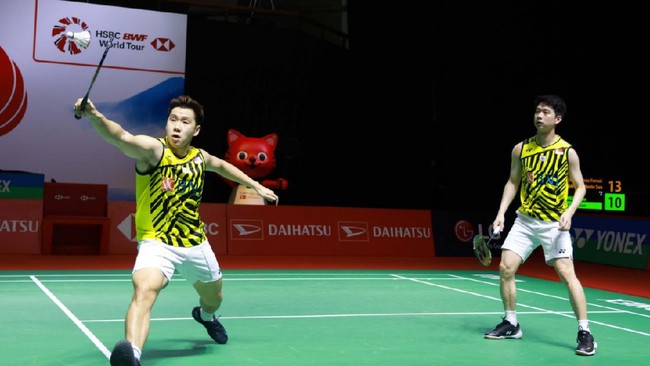 Marcus Fernaldi Gideon/Kevin Sanjaya Sukamuljo kalah dari Takuro Hoki/Yugo Kobayashi dalam laga final Indonesia Masters 2021.