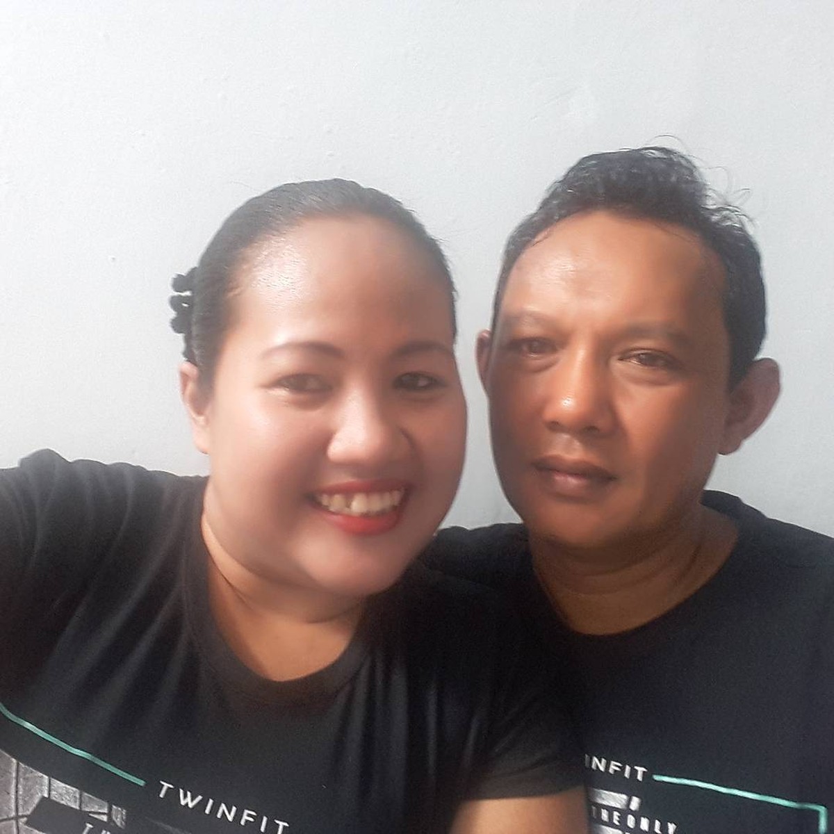 Mantan ART keluarga Nirina Zubir menjadi sorotan usai ditetapkan jadi tersangka penggelapan aset tanah senilai Rp17 M&period; Yuk intip&excl;