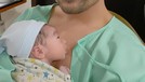 Intip 7 Potret Baby Aizen Anak Erick Iskandar Blasteran Brazil Erick Iskandar dan Vanessa Lima sedang berbahagia atas kelahiran putra pertama mereka. Yuk intip potret baby Aizen!