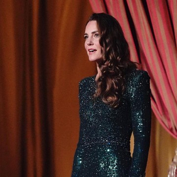 Kate Middleton Kembali Tampil Glamor dan Kenakan Gaun Lama saat Hadiri Acara Amal