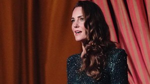 Kate Middleton Kembali Tampil Glamor dan Kenakan Gaun Lama saat Hadiri Acara Amal