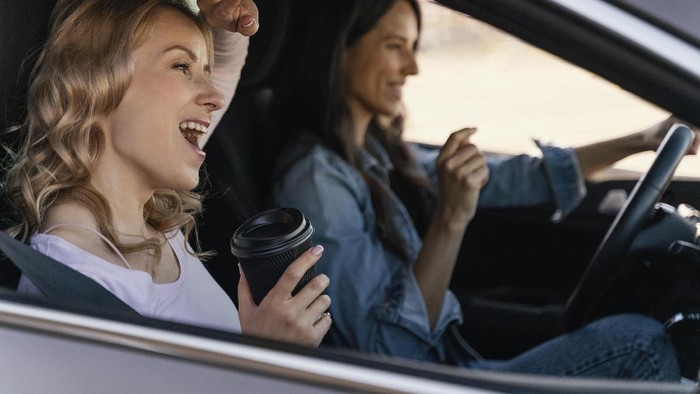 Kabar Gembira Bagi Perempuan yang Suka Nyetir Sendiri! Lewat Tol Ini, Jakarta-Bandung Cuma Sejam dan Gratis!