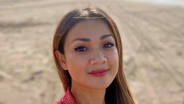img-title Nirina Zubir Bantah Tudingan Nikmati Uang Hasil Jual Tanah dan Ungkap Bukti