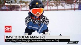 VIDEO: Bayi 11 Bulan Main Ski