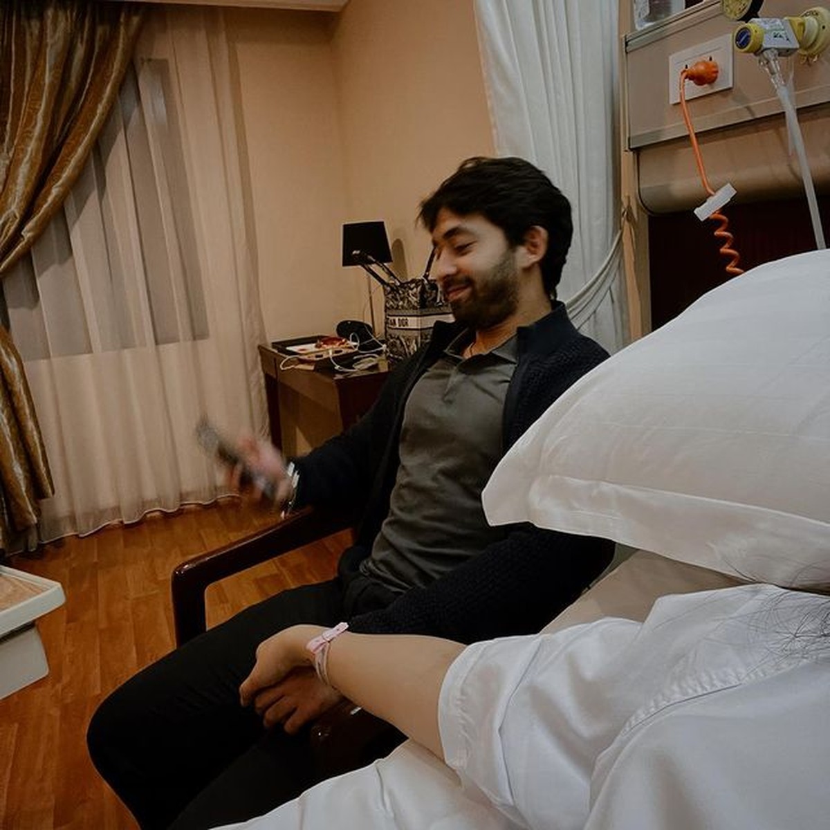 Potret Anya Geraldine Operasi Radang Usus Ditemani Pria Diduga Kekasihnya