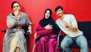 Potret Rohimah Syuting Pakai Kursi Roda Ditemani Pacar Berondong