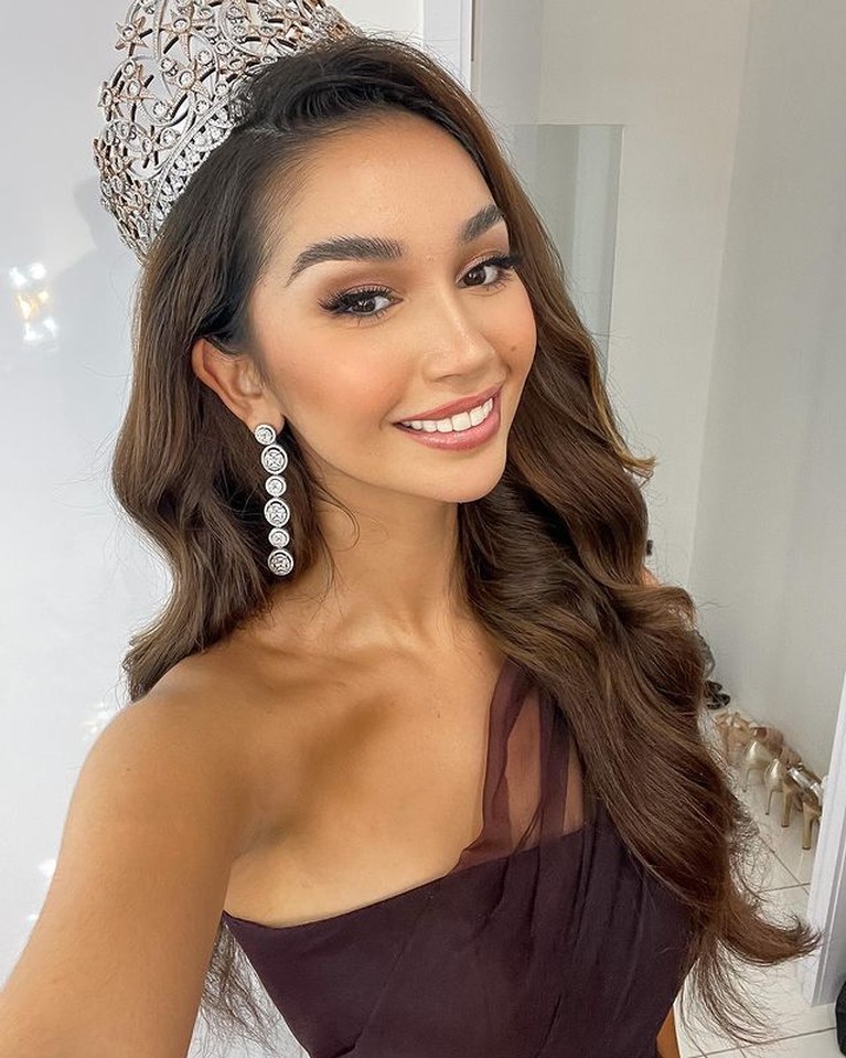 7 Pesona Sophia Rogan Wakil Indonesia di Ajang Miss Grand International 2021 Sophia Rogan akan wakili Indonesia di ajang Miss Grand International 2021 di Phuket, Thailand. Yuk intip pesonanya!