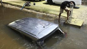 PNS dan Istri Tewas di Dalam Mobil Terseret Banjir di Kalteng