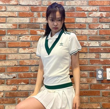 img-title 5 Idol K-Pop Ini Dapat Teror Tak Masuk Akal dari Sasaeng, Ada 'Surat Berdarah'