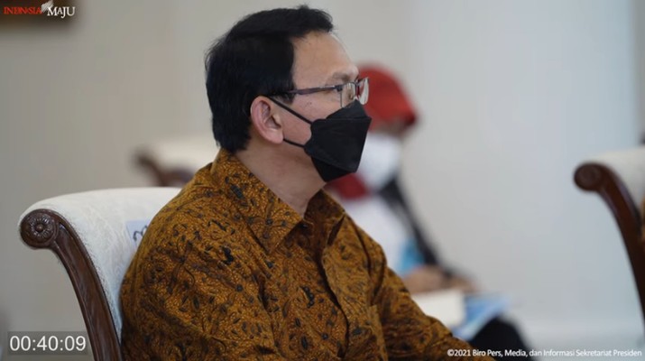 Komisaris Utama Pertamina Basuki Tjahaja Purnama Saat Mengikuti Pengarahan Presiden Jokowi kepada Komisaris dan Direksi Pertamina dan PLN Komisaris Utama Pertamina Basuki Tjahaja Purnama Saat Mengikuti Pengarahan Presiden Jokowi kepada Komisaris dan Direksi Pertamina dan PLN, 16 November 2021. (Tangkapan Layar via Youtube Sekretariat Presiden)