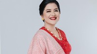 7 Potret Kahiyang Ayu Tampak Langsing & Makin Cantik Setelah Punya 2 Anak