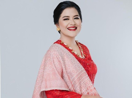 7 Potret Kahiyang Ayu Tampak Langsing & Makin Cantik Setelah Punya 2 Anak