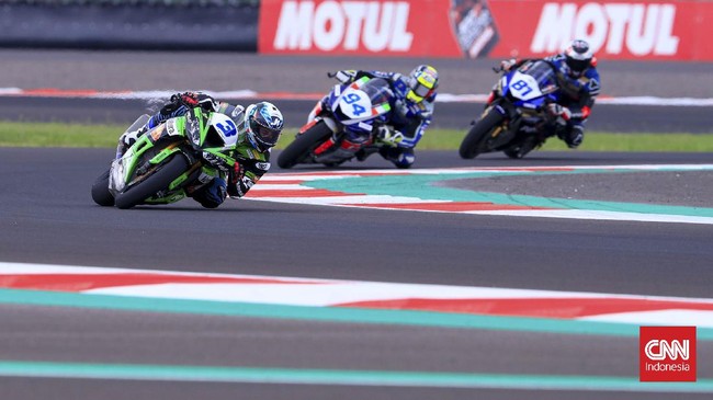 Dominique Aegerter berhasil menjadi pemenang Race 2 World Supersport (WSSP) Aragon 2022, Minggu (10/4) petang WIB.