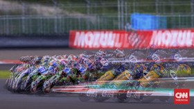FOTO: De Rosa Kalahkan Aegerter di Race 1 Supersport Mandalika