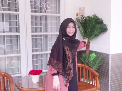 7 Potret Rumah dr Shindy Kakak Ria Ricis, Klasik Bak Kastil Film Princess Bun