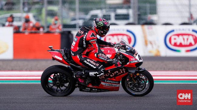 Pujian terhadap kualitas aspal Sirkuit Mandalika diberikan oleh Jonathan Rea dan Scott Redding usai balapan Race 2 WSBK Mandalika.