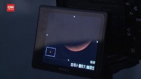 VIDEO: Detik-detik Bulan Memerah Saat Gerhana Langka Terlama