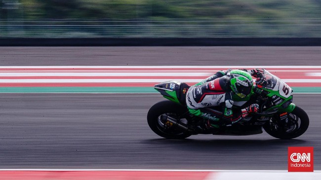 Jonathan Rea menjadi pemenang dalam race 2 WSBK Mandalika yang berlangsung di Sirkuit Mandalika, Minggu (21/11) sore.
