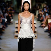 Cocok untuk Layering Style, Ini Jenis-jenis Camisole yang Perlu Kamu Tahu