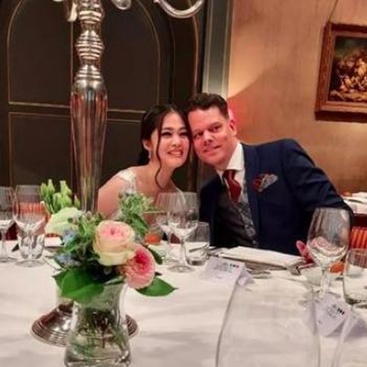 <p>Gracia Indri akhirnya menikah lagi setelah empat tahun memilih hidup sendiri usai bercerai dengan David NOAH. Gracia menikah dengan seorang bule Belanda bernama Jeffry. (Foto: Instagram Stories Gracia Indri)</p>
