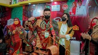 <p>Dari berbagai unggahannya, tampak Kahiyang Ayu mendorong UMKM Medan agar meningkat. Belum lama, pada Oktober lalu, ia mendampingi Bobby kunjungi produk UMKM Pemko Medan yang berkolaborasi dengan Dekranasda Kota Medan. (Foto: Instagram @ayangkahiyang)</p>