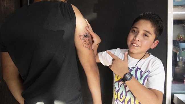 FOTO: Brandon Burgos, Seniman Tato 11 Tahun dari Meksiko