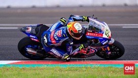Beda Valentino Rossi, Beda Galang Hendra di WSBK Mandalika