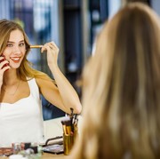 5 Kiat Jitu Melindungi Diri dari Bahan Berbahaya pada Produk Makeup, yang Dandan Tiap Hari Wajib Tahu!