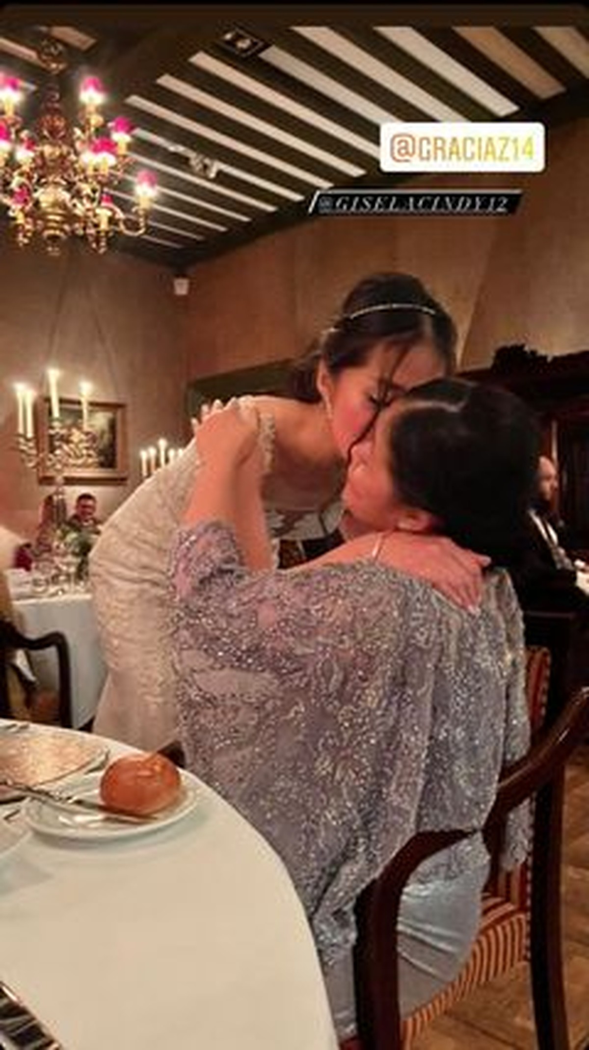 Gracia Indri akhirnya melepas status jandanya menikahi sang kekasih bule di Belanda pada Sabtu &lpar;20&sol;11&rpar;&period; Yuk intip&excl;