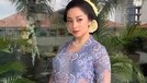 7 Penampilan Nikita Willy Pamer Baby Bump Pakai Kebaya Kutubaru di Nikahan Sang Adik Penampilan Nikita Willy saat mendampingi sang adik di hari bahagia pernikahannya jadi sorotan. Yuk intip!