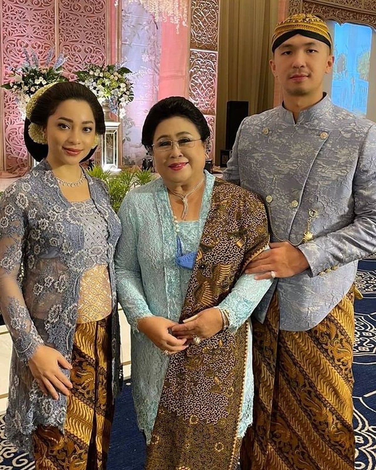 Penampilan Nikita Willy saat mendampingi sang adik di hari bahagia pernikahannya jadi sorotan&period; Yuk intip&excl;