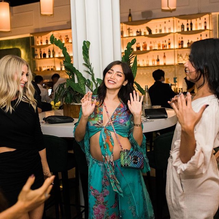Jessica Iskandar dan Vincent Verhaag baru saja menggelar acara after party pernikahan mereka. Yuk intip potretnya!