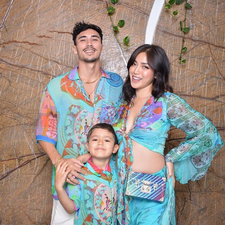 Jessica Iskandar dan Vincent Verhaag baru saja menggelar acara after party pernikahan mereka. Yuk intip potretnya!
