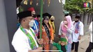 8 Momen Kocak Adik Ayu Ting Ting Diarak Keliling Kampung Pakai Tanjidor Jadi sarjana, adik Ayu Ting Ting diarak keliling kampung pakai tanjidor oleh keluarganya. Yuk intip momennya!
