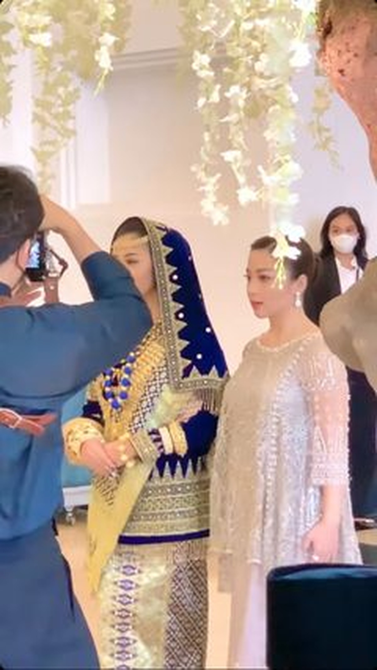 Winona Willy atau akrab disapa Nona tengah berbahagia atas pernikahannya dengan sang kekasih&period; Yuk intip momen pernikahannya&excl;