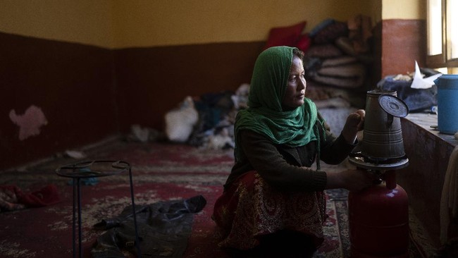 Pengantin anak berhasil kabur dari Afghanistan diselamatkan oleh salah satu lembaga bantuan internasional.