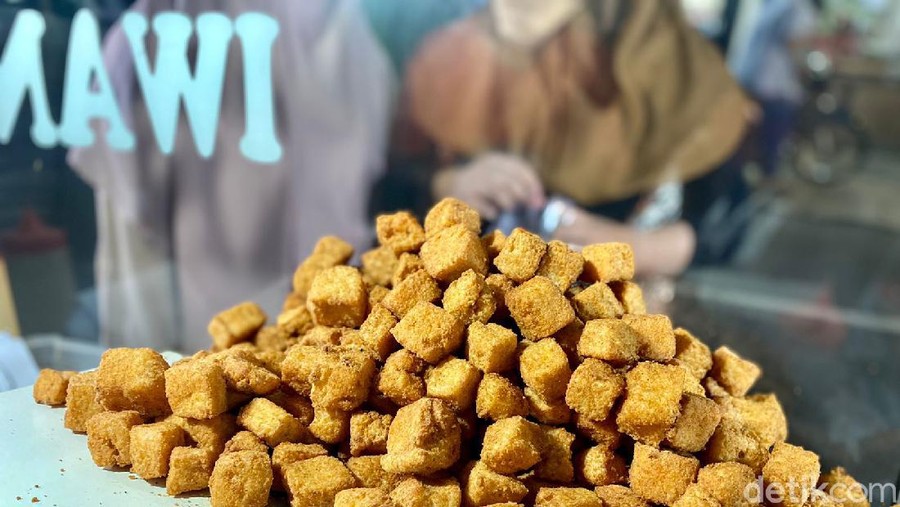 Bawa Duit Rp 5 Ribu Bisa Makan Bakso hingga Jajan Bubble Tea Kekinian di Tegal Parang