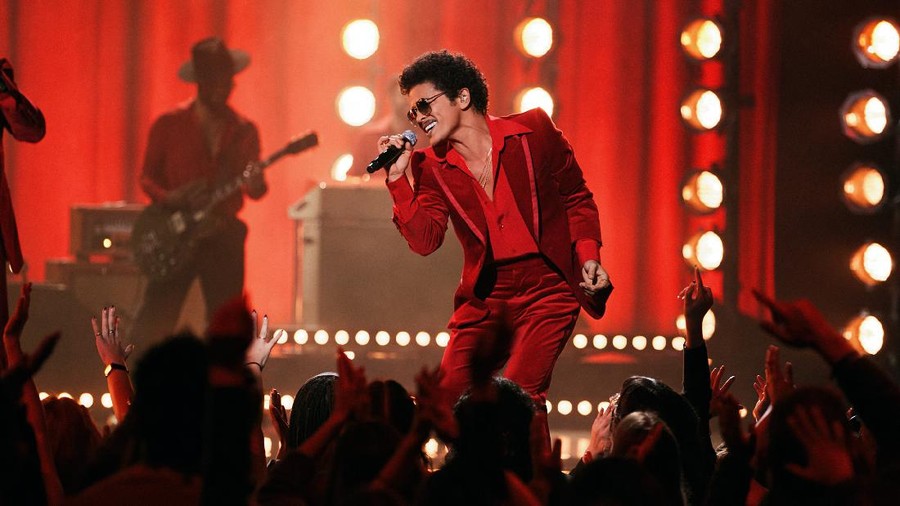 Bruno Mars Penampilan Bruno Mars di American Music Awards (AMA) 2021, Microsoft Theater, Los Angeles, California, pada Minggu (21/11/2021) waktu setempat.