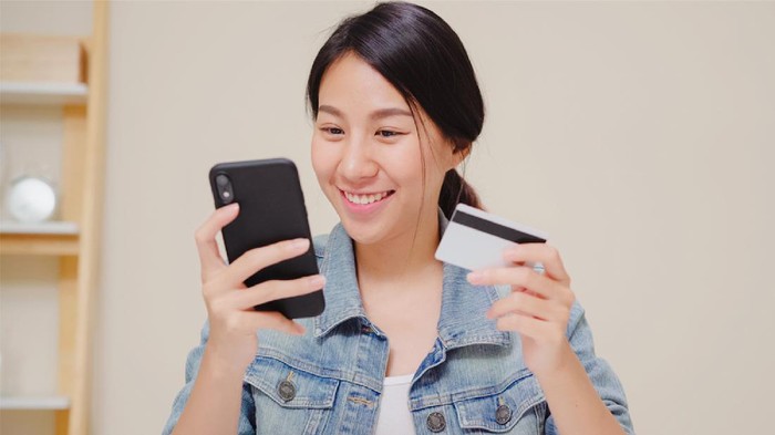 Dear Milenial, Begini Kiat Biar Nggak Mudah Tergiur dan Boros dalam Penggunaan Mobile Banking Dear Milenial, Begini Kiat Biar Nggak Mudah Tergiur dan Boros dalam Penggunaan Mobile Banking
