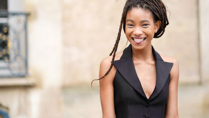 Transformasi Gaya Willow Smith dari Masa ke Masa, Selalu Nyentrik Tapi Makin Chic