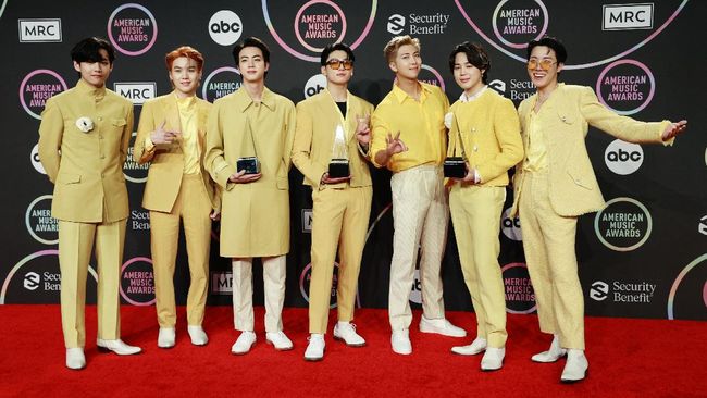 Dua personel boyband BTS, RM dan Jin terkonfirmasi positif BTS.