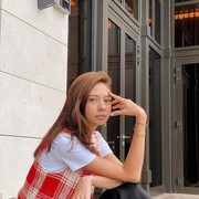 Kerja sambil Liburan, Intip Gaya Street Style Yuki Kato di Korea