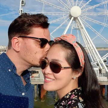img-title 4 Fakta Menarik di Balik Sosok Jeffrey, Seorang Politikus Belanda Sekaligus Suami Gracia Indri