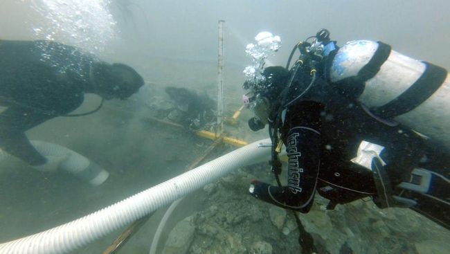 Presiden Jokowi merilis aturan baru soal pengelolaan harta karun di bawah laut yang berasal dari kapal tenggelam.